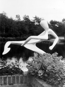 Schaatser, gips, H 100 cm, 1962